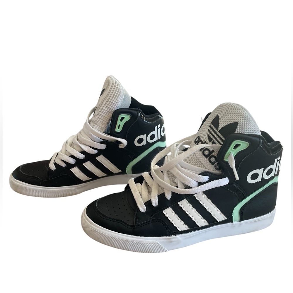 Adidas hightop sneakers wmn size 8.5